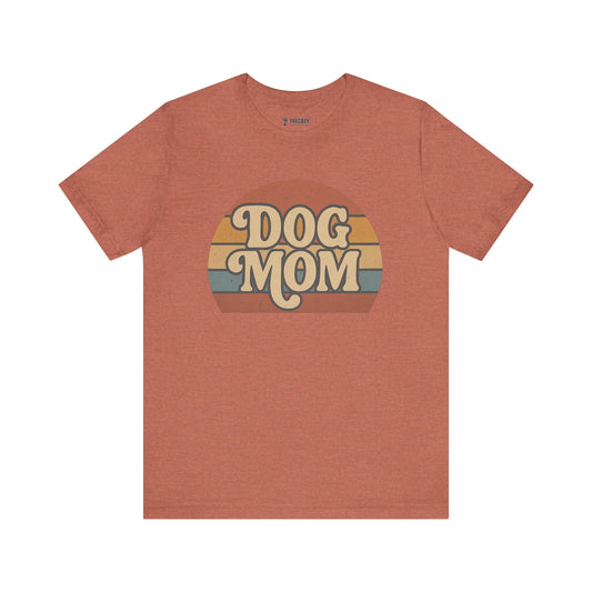 Dog Mom Vintage Tee, Unisex T-Shirt for Pet Lovers, Casual Wear, Gift for Dog Owners, Retro Style Tee, Perfect for Everyday